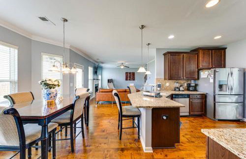 Spacious Family Home with Patio in Graniteville! - Foto 6