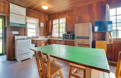 Water-View Deck! Cabin 4 on Les Cheneaux Islands - Photo 10