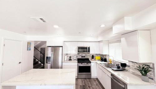 Cozy 3 BR Townhouse with Balcony - Foto 4, stove, dishwasher, toaster