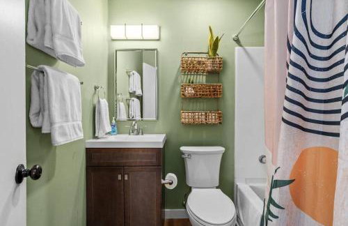 Stylish 3BR 2BA House Minutes from PCB - Book now - Foto 18