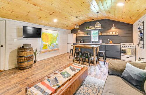 Covered Deck and Hot Tub Cozy Retreat in Campton! - Foto 1