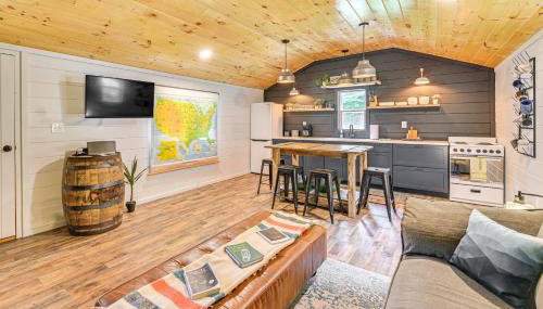 Covered Deck and Hot Tub Cozy Retreat in Campton! - Foto 1