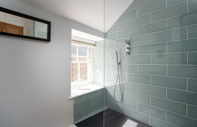 Seaview-2br-sleeps5-cottage-fastwifi-woodburner - Foto 15