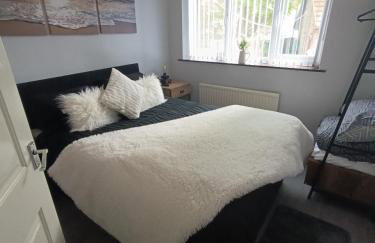 Lister Park Bradford 2bed Detached Cottage House Parking Cinema Screen Games Room - Foto 7