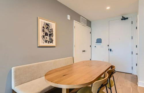 Luxury 1BR with Views, Rooftop Pool and Walk To Rainey St. - Foto 11