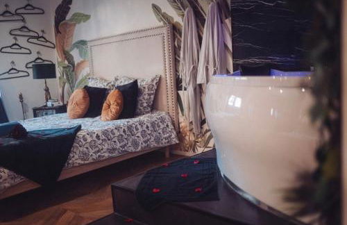 Spa-Sauna-Ciel de pluie tropicale-Champagne Nuit Romantique - Escapade Mâconnaise - Foto 7