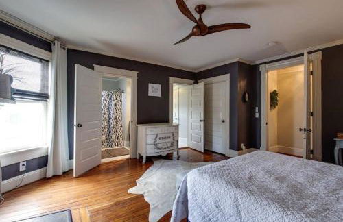 Historic Pet-Friendly Stay Near Broadway w Fire Pit - Foto 45