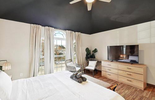 Luxury 5BR Getaway w Pool Hot Tub & Cinema - Foto 22