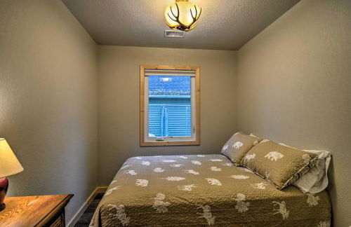 Pet-Friendly Petoskey Area Cabin, Walk to River! - Foto 18