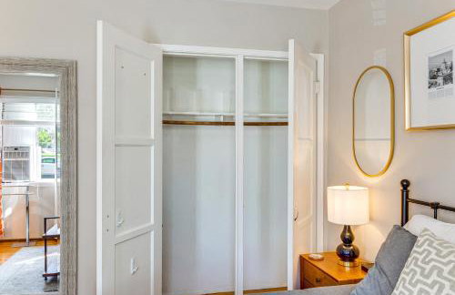 2 Mi to Griffith Park Chic Home with Private Patio - Foto 20