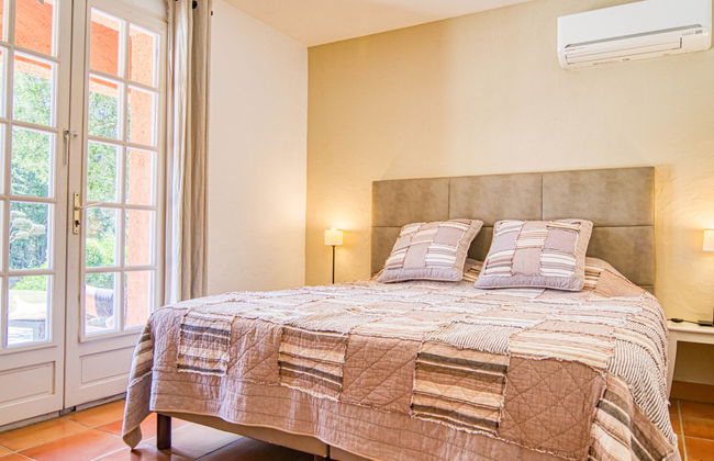 4 bedroom House in Bagnols-en-Forêt with private pool and garden - Photo 19