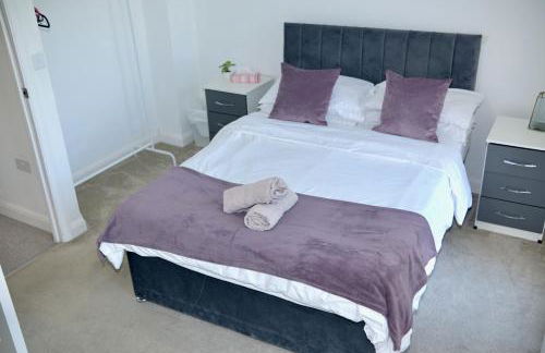 Modern house in City Centre with private parking and gated property - Foto 2