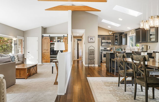 Cabin in the Sky by Avantstay Deck w Views - Foto 12