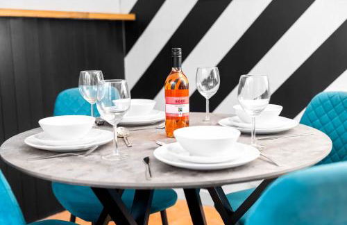 Three Bedroom House - Garden Space - Parking Included - Netflix Access - Parking - 74B - Foto 4