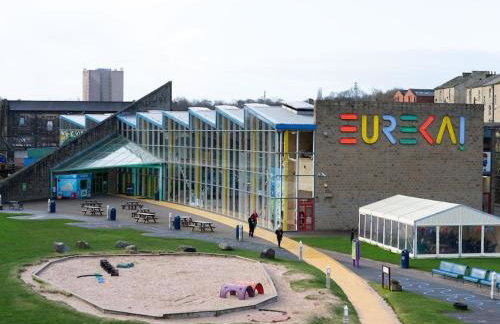 Homely 3 Bed House Halifax - Foto 4