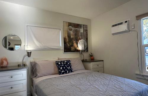 Cozy Home Conveniently Located with King Bed - Foto 8