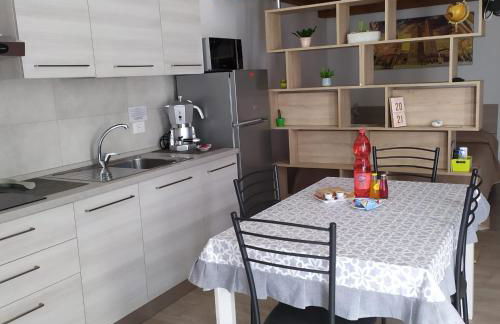 BHH Appartamento Signorini Bologna -wwwbolognaholidayhomecom- Parcheggio Riservato e Giardino - Holiday House Bologna Garden Parking - Foto 7