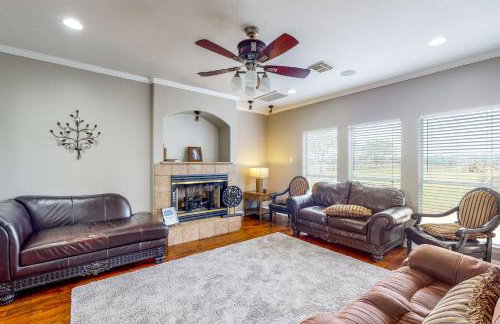 Blessing Farmhouse w/ Farm Views & Outdoor Living - Foto 6