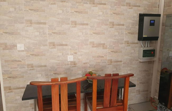 Secure Solar Powered two Bedroomed Haven - Photo 12