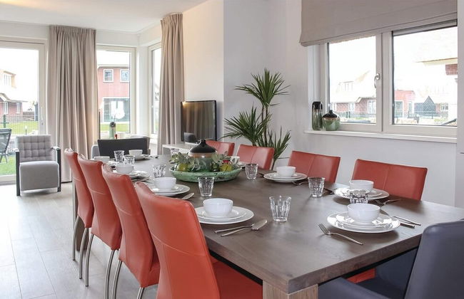 Villa in Friesland With Waterfront Jetty - Photo 13