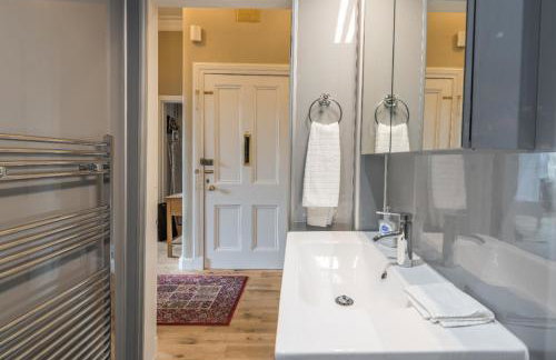 Murrayfield Spacious 2-bedroom apartment - Foto 6