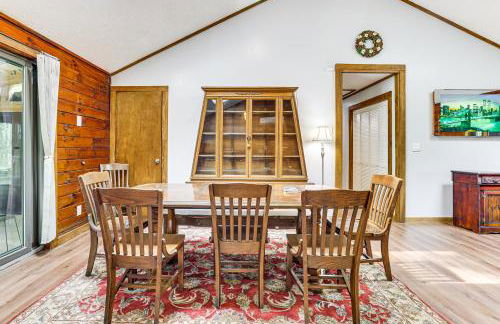 Long Pond Log Cabin with Hot Tub Soaks and Outdoor Fun - Foto 4