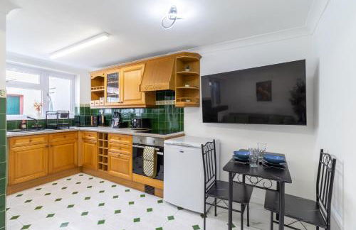 Open Mind Property - 2 Beds & Free Parking - Photo 25