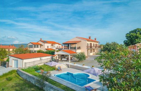 Beautiful Apartment In Hrboki With Wifi - Photo 12