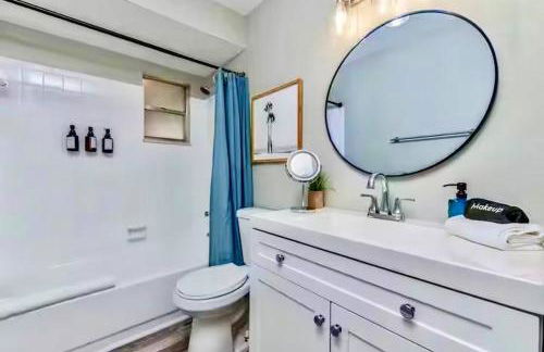 New listing~10 min to beach~Back yard fun~Pool - Foto 55