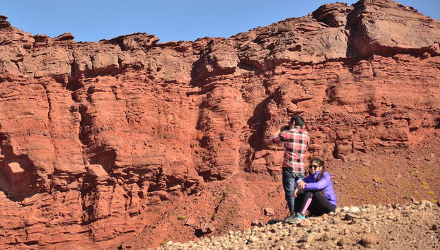 Fotografando le pareti rocciose della gola