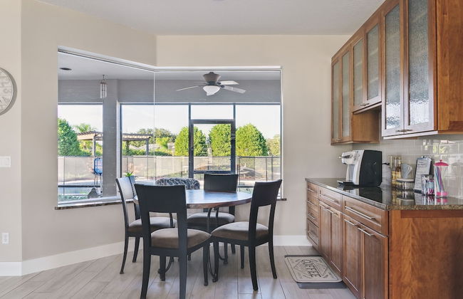 Family Paradise With Private Heated Pool 5 Bedroom Home by RedAwning - Photo 34