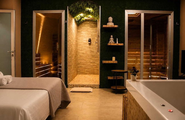 Royalty room spa - Photo 31