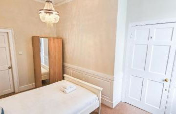 Russel House - 4 Bedroom - The Royal Mile - Photo 19