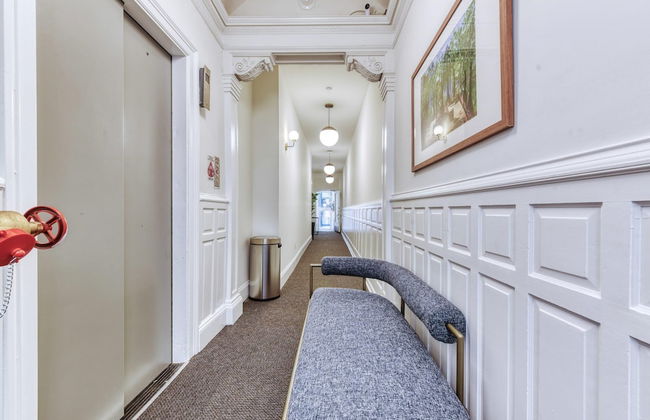 Sosuite Corner 1BR Apt w W D Desk - Photo 17