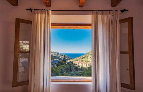 Villa renovada vista al mar y piscina climatizada - Foto 24