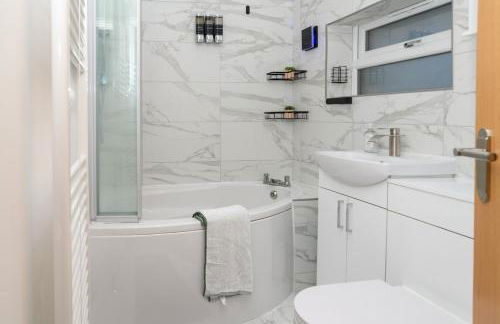 The Whitehouse M6, Junction 10 With Parking - Foto 7