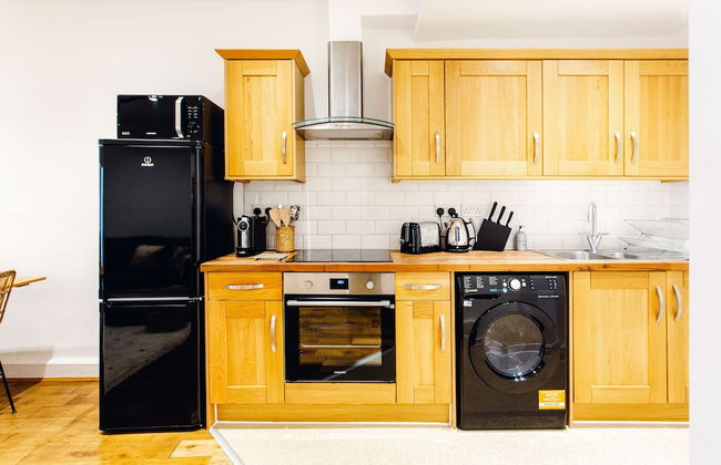 2 Bed Apartment Right on Trafalgar Square - Photo 26