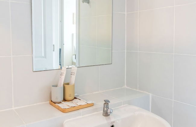 Locals Bangna Elements Srinakarin - Photo 15