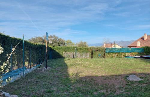 Disfrutar y relajarse en el Robledal - Foto 33