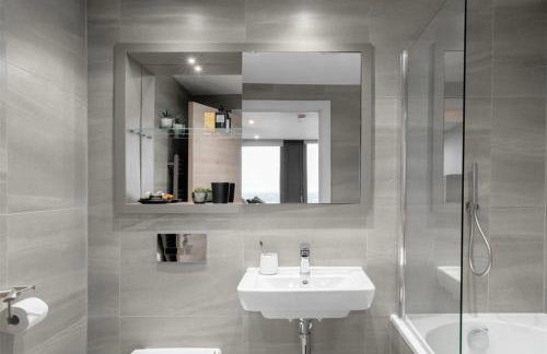 Lusso by Luisa - 2 Bed Modern Luxury Apartment in Central Birmingham (5*) - Photo 10