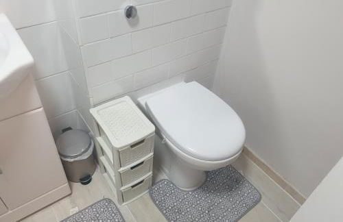 Spacious, Stylish Two-Bedroom Maisonette, Modern Amenities, Elegant Interiors - Foto 27