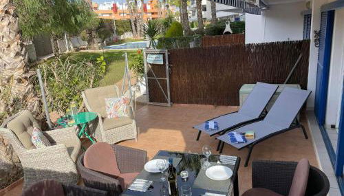 Coral House - La Calma - Playa Flamenca - big terrace & 4 Swimming pools. - Foto 3, sunbed, furniture