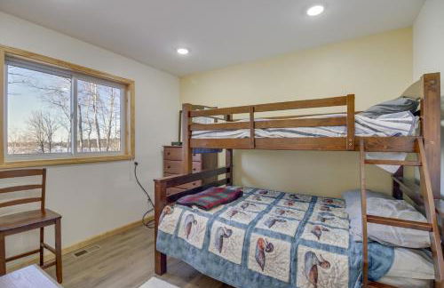Hines Vacation Rental with Grill Walk to Lake! - Foto 19