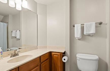 Lakefront 6bdr, Priv Dock, Game Room, Firepit Jake's Lake House by Avantstay - Foto 84