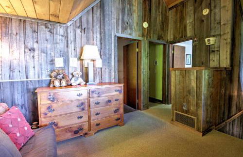 East Burke House with Deck Less Than 3 Mi to Kingdom Trails! - Photo 12