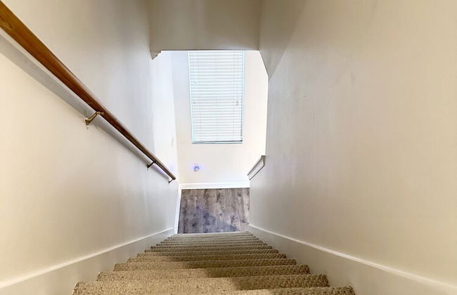 2 Level Home Central - Photo 32