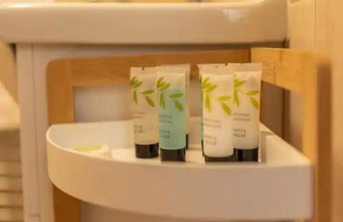 Stylish Studio in Central Wolverhampton - Pass the Keys - Photo 17