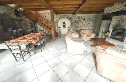 Maison cosy à Lanobre + Jardin - Foto 10
