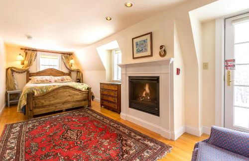 Private Tavern, Hot Tub, 8-Fireplaces, Spa Baths, Fire Pit, Baths Ensuite - Shop or Ski! - Foto 22