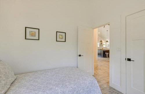 Distinctive Hamptons Home with Pool Near Bay, Ocean - Foto 18